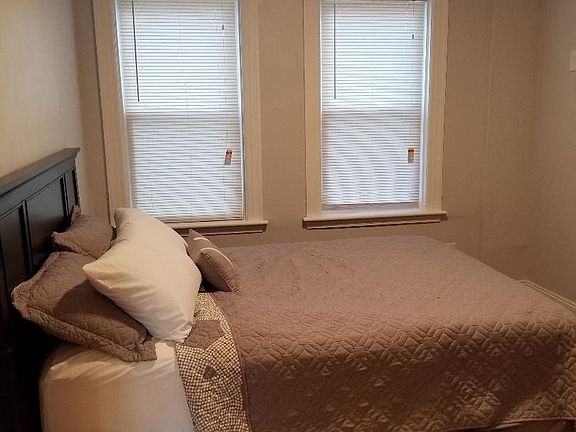 5th image of 89 Carrington Ave #2