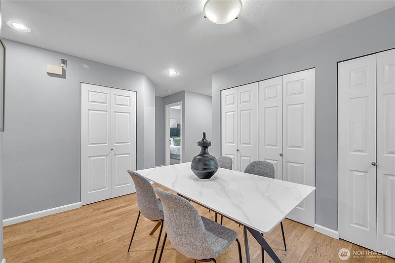 4th image of 605 5th Street #B102
