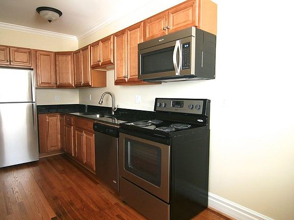 3rd image of 4245 W Pine Blvd #73