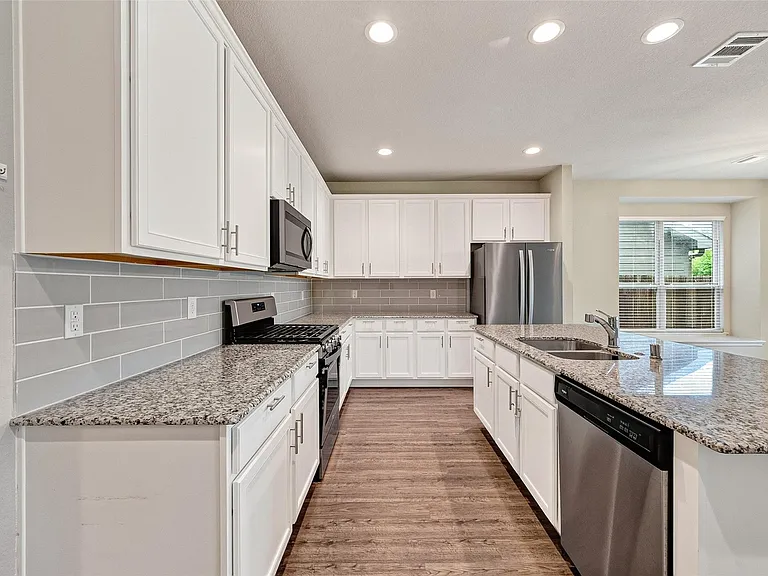 2511 Sandbar Shark Ct — Photo 1