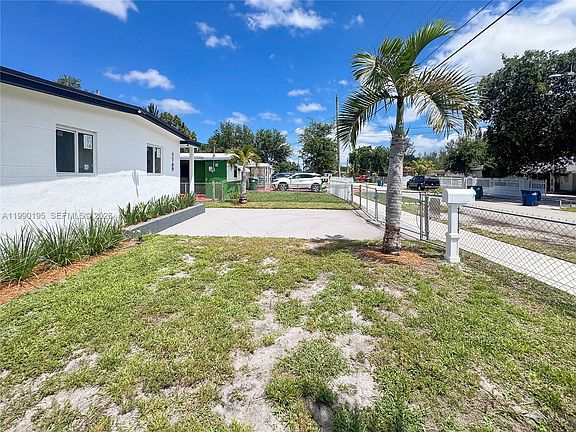 5th image of 1749 NW 152nd St