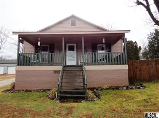 10 W Summit Ave, Granite Falls, NC 28630