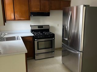 2059 12th St #2055, Wyandotte, MI 48192