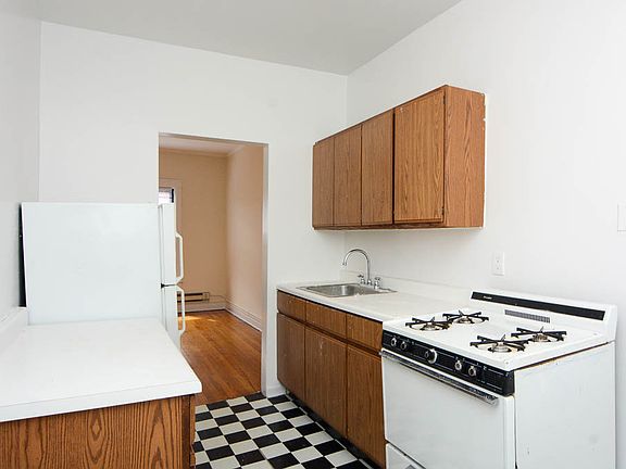 5th image of 819 W Waveland Ave APT 3N