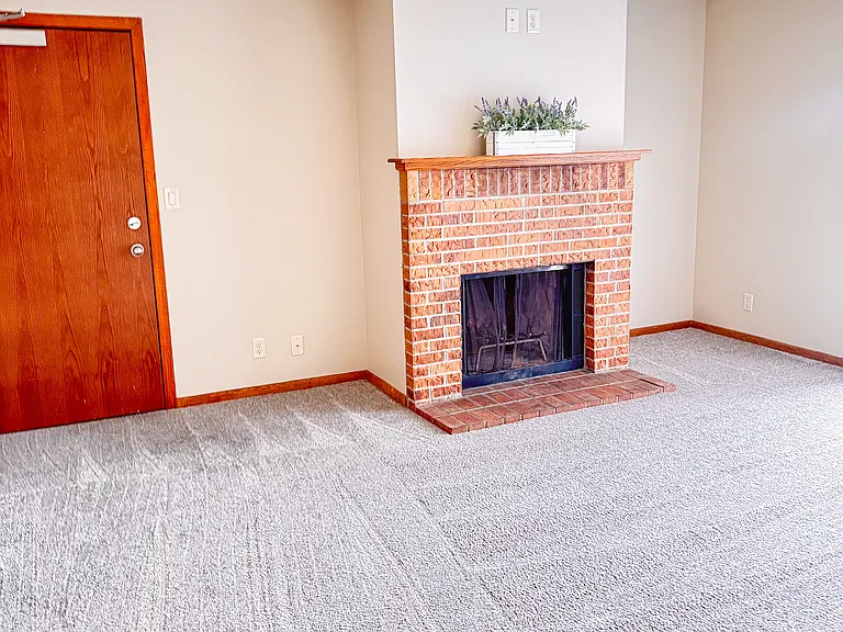 5120 Emerald Dr #13 — Photo 5