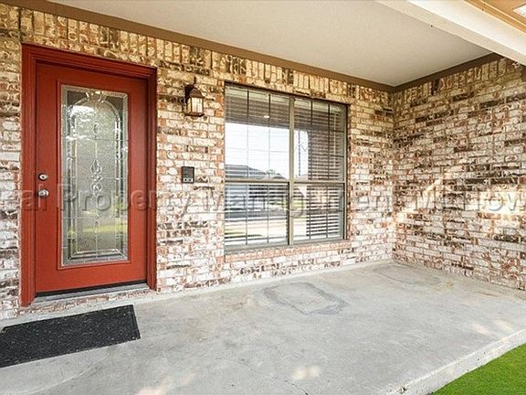 5th image of 6015 Maple Leaf Dr