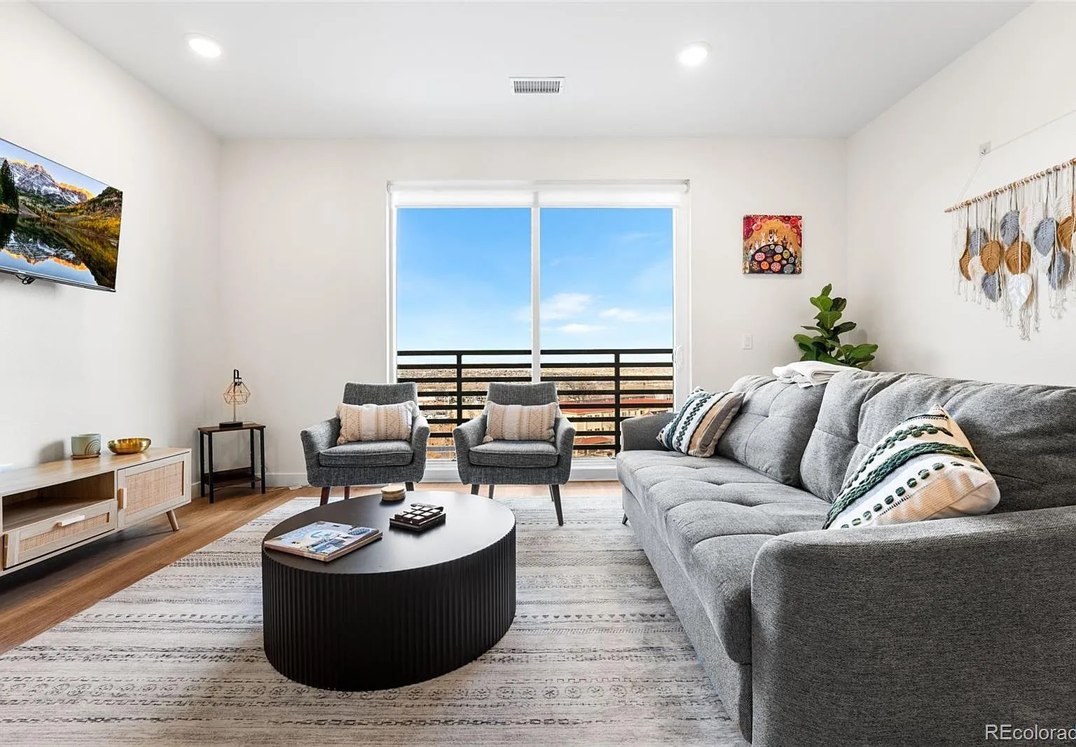 1 bed, 1.0 bath, 751 sqft, $1,895 — Photo 3