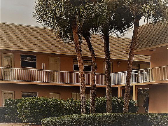 2nd image of 18081 SE Country Club Dr APT 219