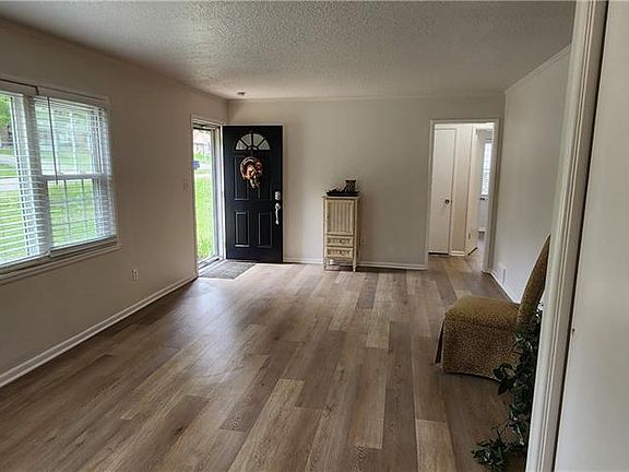 3rd image of 2805 W 77th St