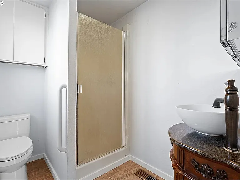 1021 Deal St — Photo 16