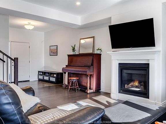 4th image of 148 Summer St