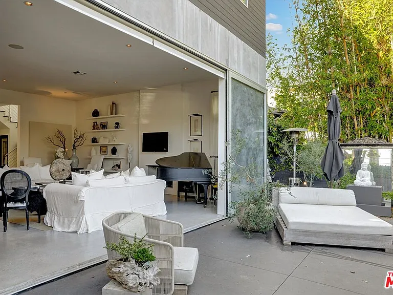 2425 Clement Ave — Photo 4