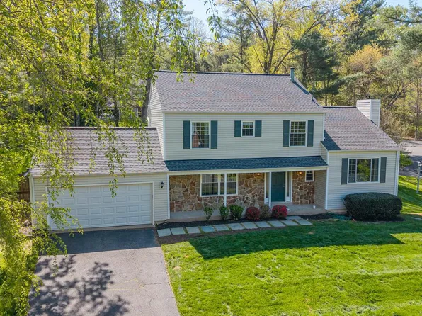 11715 Lariat Ln, Oakton, VA 22124