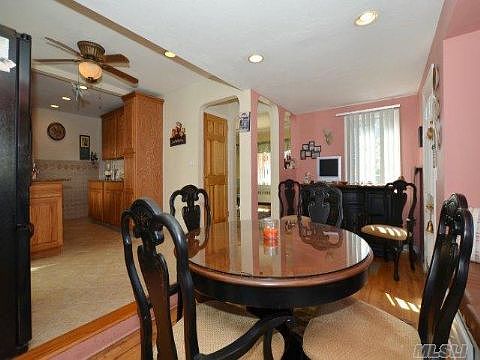 5th image of 328 Demott St
