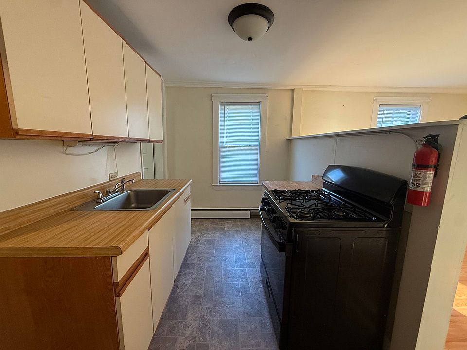 1st image of 19 Pleasant St #5
