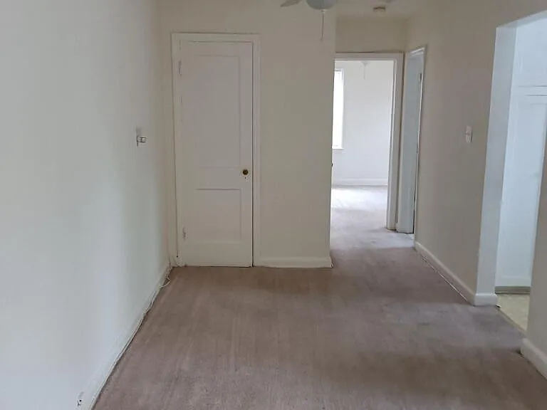 1110 N Kensington St #8 — Photo 3