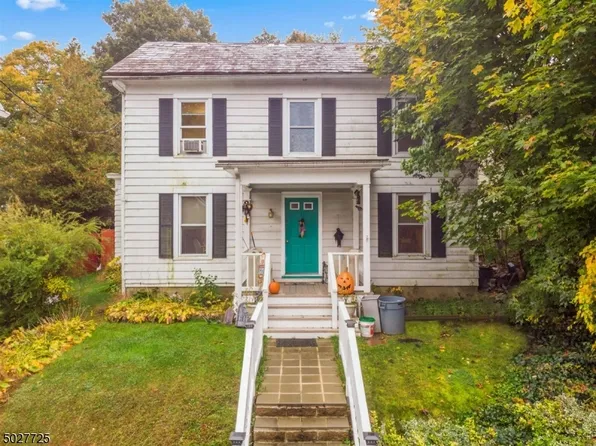 37 Wells Ave, Hampton, NJ 08827