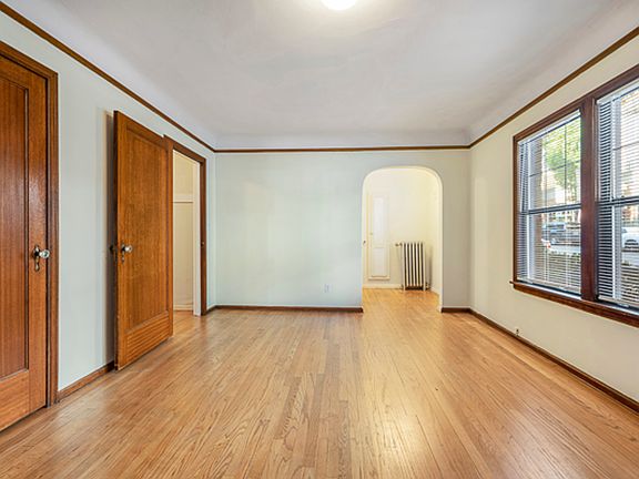 4th image of 503 1st Ave W APT 102