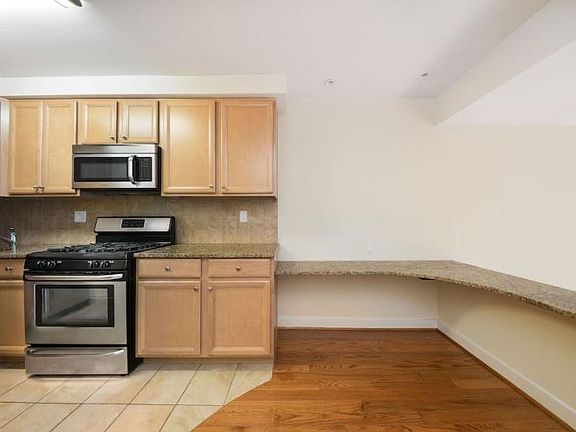 2nd image of 1634 Lombard St #51cd0n3pk
