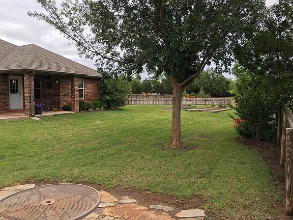 5th image of 21759 Pioneer Cir