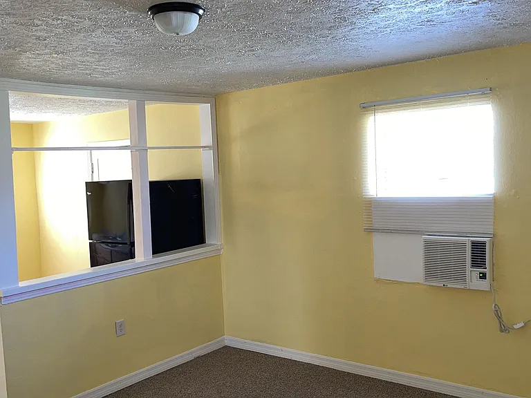 328 Bellair Rd — Photo 5