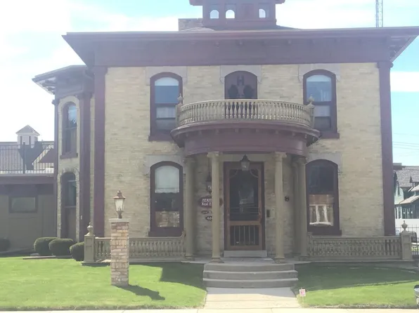 624 N 8th St Ste 302, Manitowoc, WI 54220