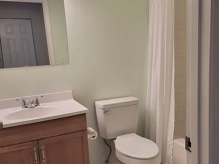 791 Cayuga Ave NE — Photo 11