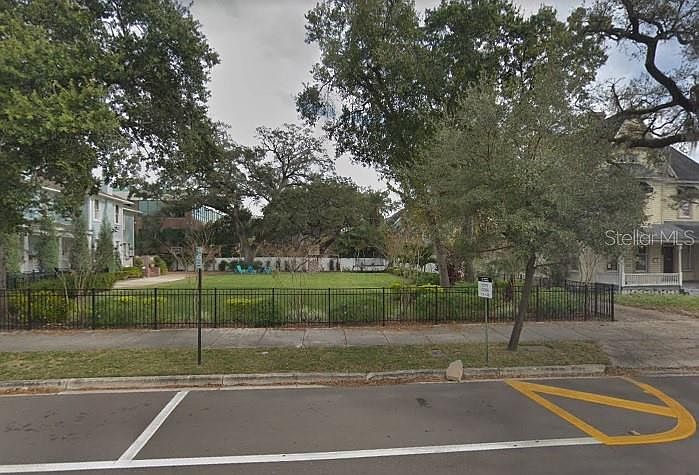 1st image of 330 S Hyde Park Ave