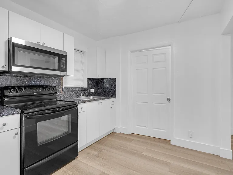 31 NW 77th St #1 — Photo 8