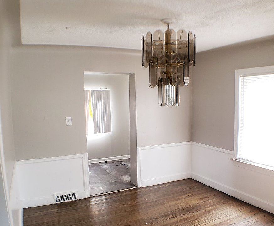 2nd image of 19170 Snowden St