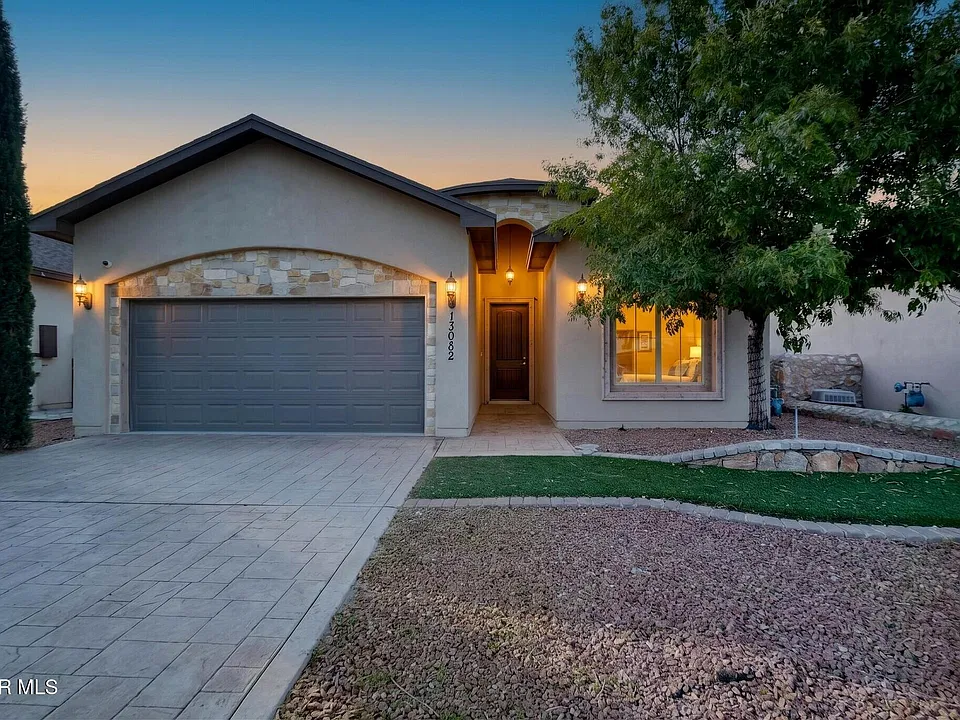 13082 Cozy Cove Ave