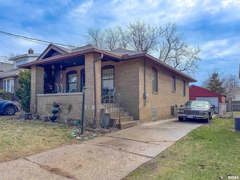 2nd image of 810 W Hanssler Pl