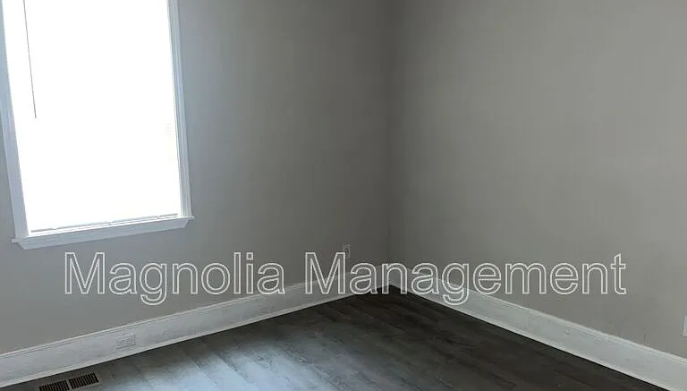 216A S Walnut St — Photo 3