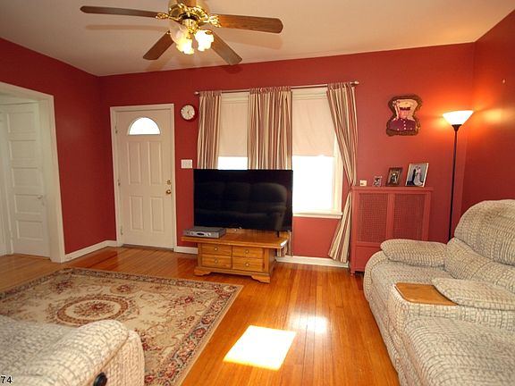 4th image of 12 Campbell Ave