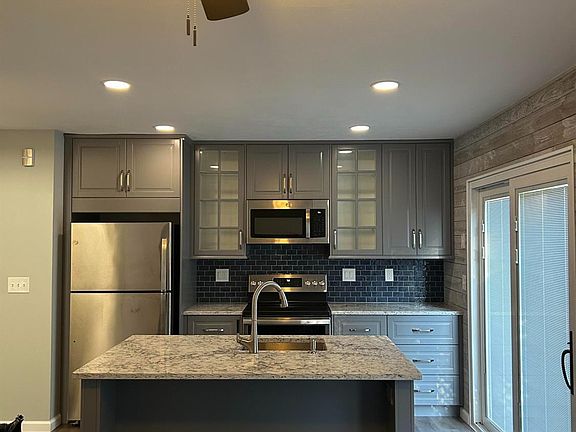 3rd image of 101 Saint Andrews Dr #101