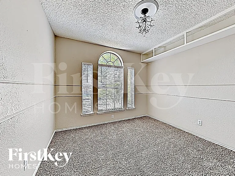 4338 Walsh Ln — Photo 12