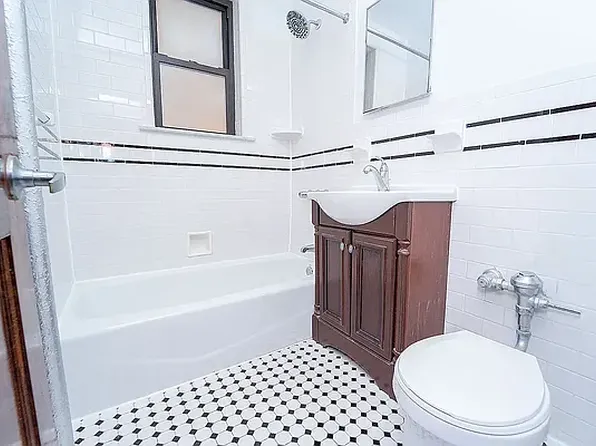 21-54 Crescent Street 1A image 3 of 11