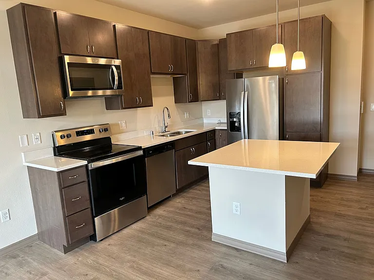 Madison Apartments — Photo 6