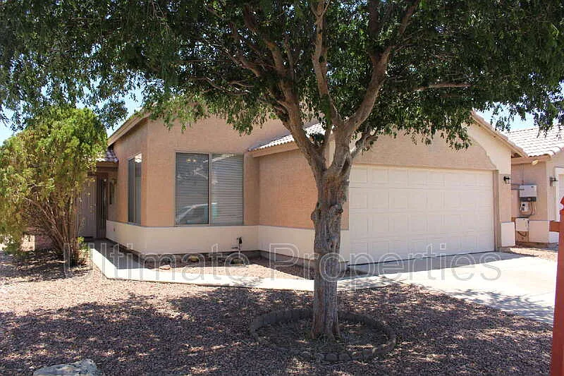 3 bed, 2.0 bath, 1234 sqft, $2,195 — Photo 2