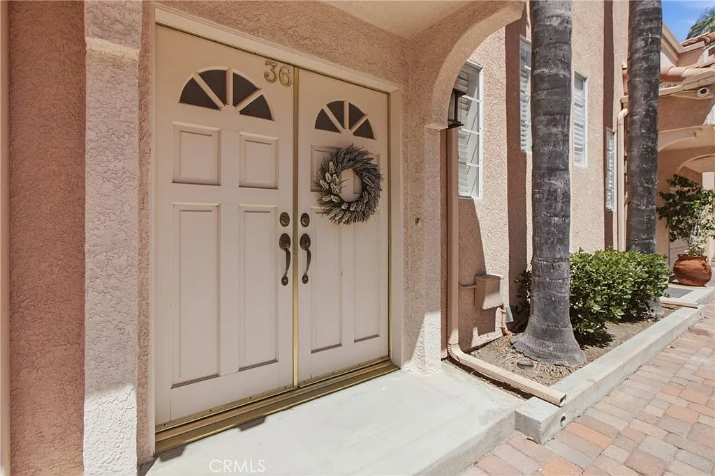 2 bed, 1633 sqft, $4,500 — Photo 3