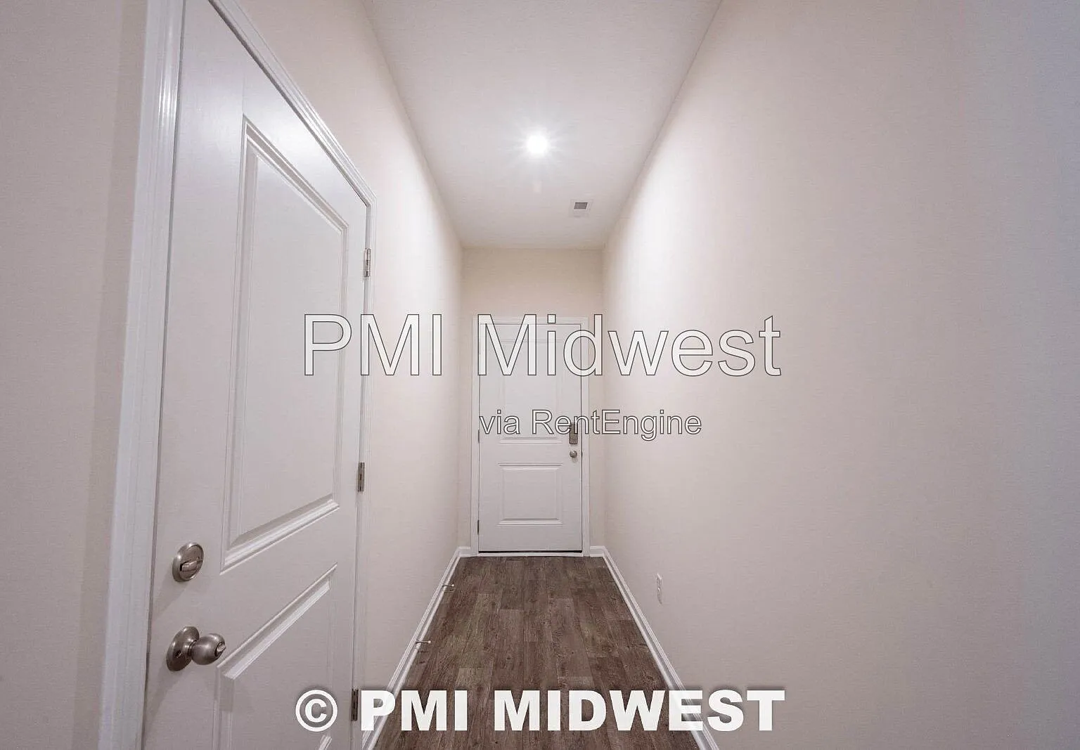 4 bed, 3.0 bath, 1932 sqft, $1,900 — Photo 2
