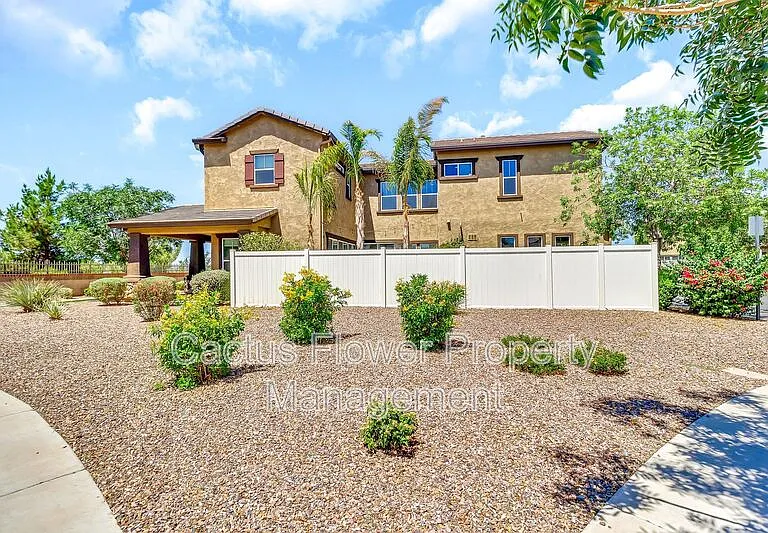 2734 S Santa Vis #MESA — Photo 2