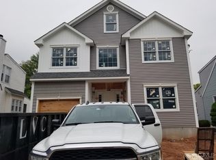 16 W Hill Rd, Colonia, NJ 07067