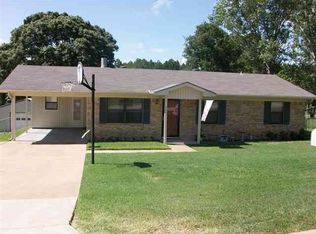 302 Cherokee Trl, Henderson, TX 75652