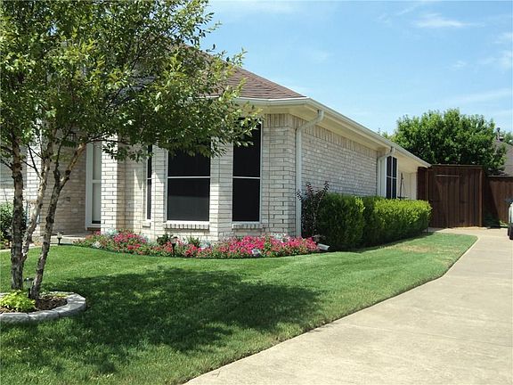 3rd image of 1205 Mockingbird Ln