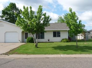 541 Burton Cir, Ellsworth, WI 54011