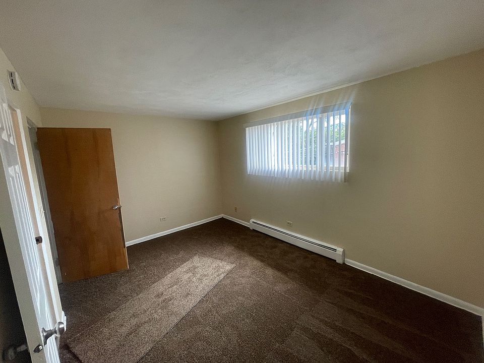 2nd image of 811 W Greenwood Ave #3C