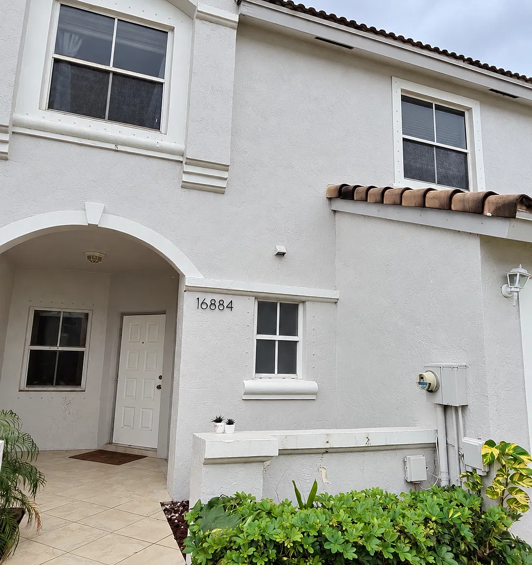 3 bed, 2.5 bath, 1658 sqft, $3,000 — Photo 1