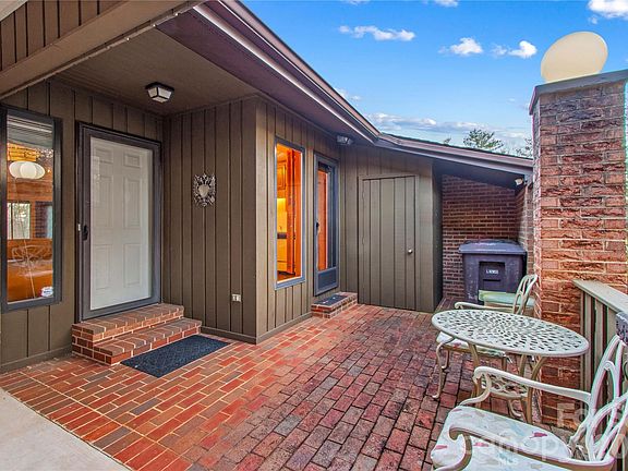 3rd image of 1336 Radio Rd