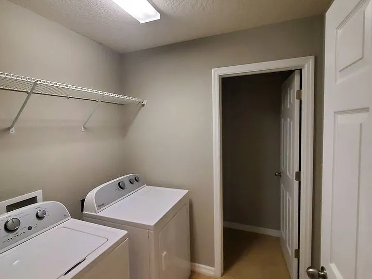 8404 Iron Mountain Trl — Photo 27